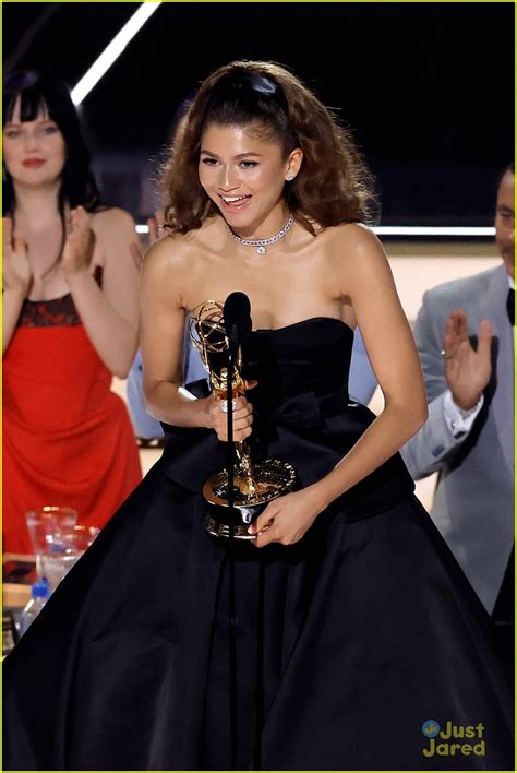 zendaya emmy winner.